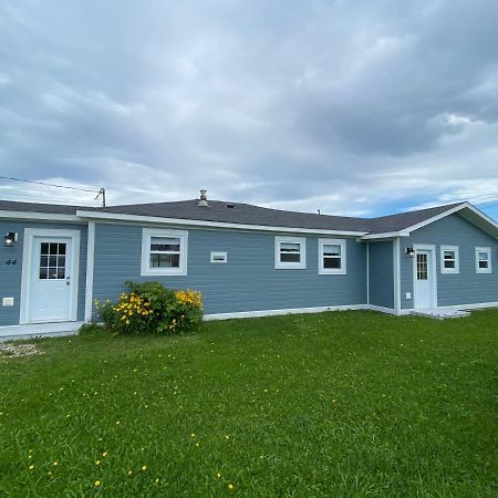 Villa Rocky Harbour Oceanfront Extérieur photo