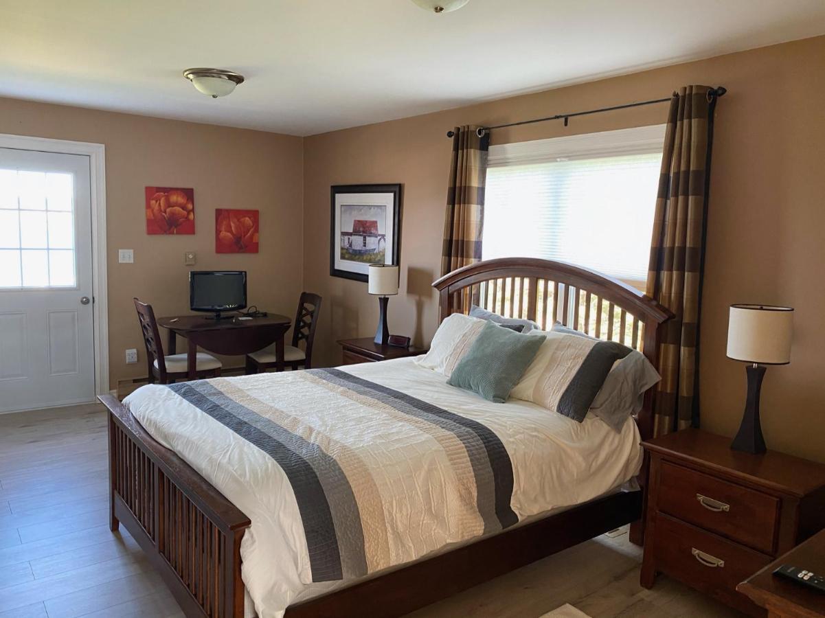 Villa Rocky Harbour Oceanfront Extérieur photo