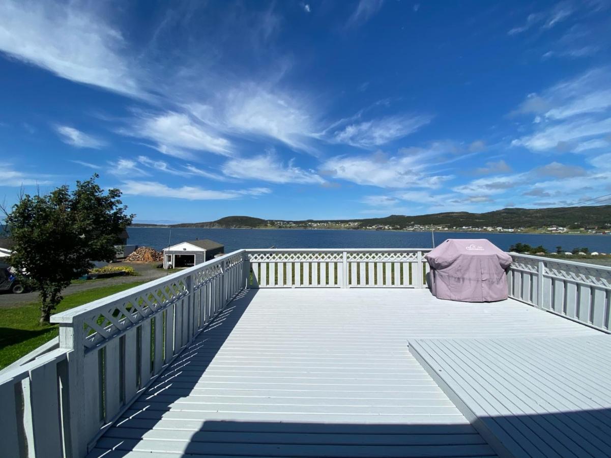 Villa Rocky Harbour Oceanfront Extérieur photo