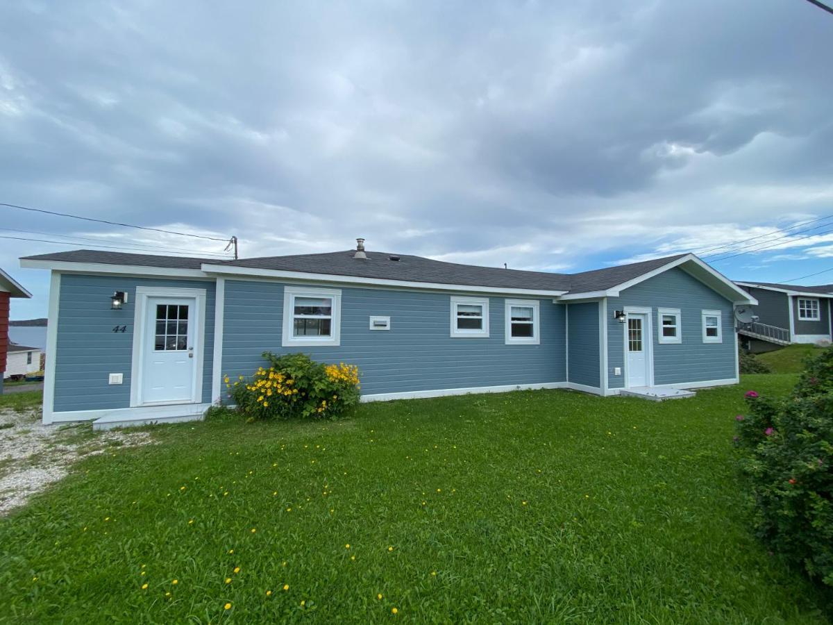 Villa Rocky Harbour Oceanfront Extérieur photo